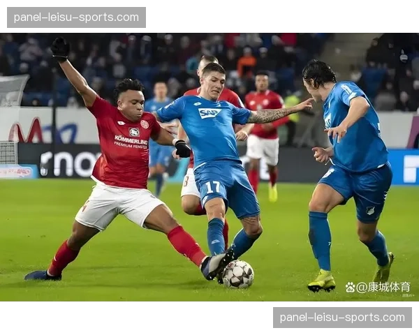 霍芬海姆绝杀战术：定位球与反击的有效结合